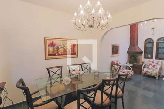 Sala de casa à venda com 3 quartos, 200m² em Instituto de Previdência, São Paulo