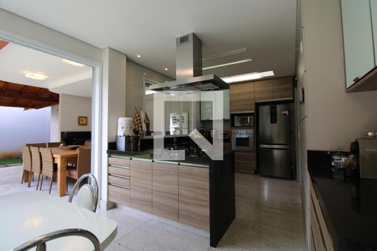 Cozinha de casa à venda com 5 quartos, 344m² em Santo Amaro, São Paulo