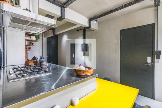 Cozinha de apartamento para alugar com 2 quartos, 107m² em Itaim Bibi, São Paulo