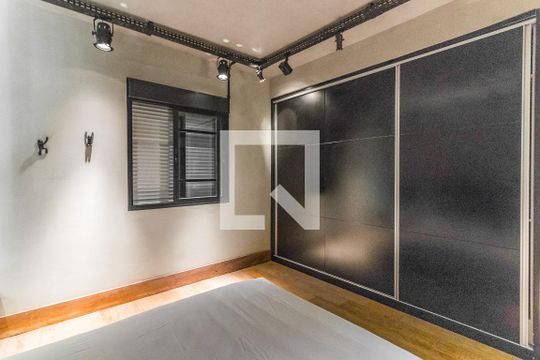 Suite de apartamento para alugar com 2 quartos, 107m² em Itaim Bibi, São Paulo