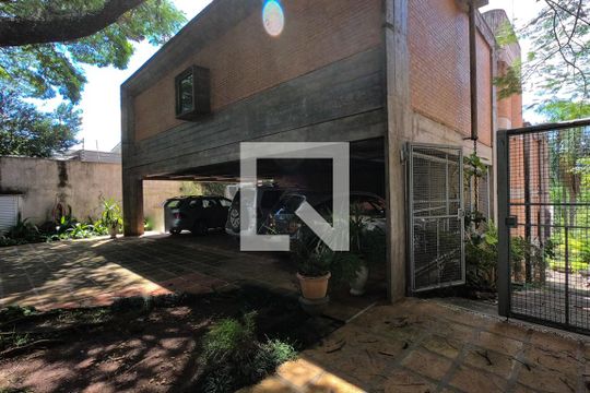 Fachada de casa à venda com 4 quartos, 550m² em Jardim Guedala, São Paulo
