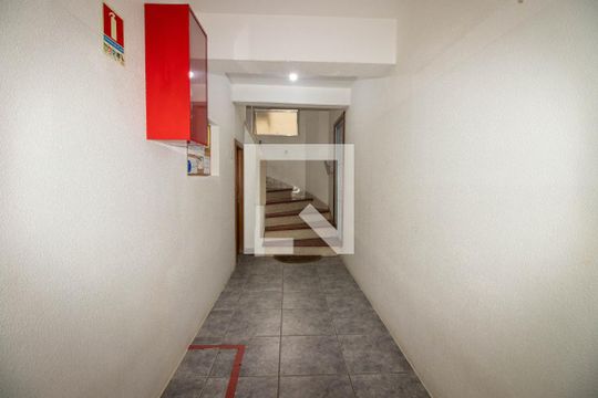 Hall de Entrada de apartamento à venda com 2 quartos, 65m² em Passo da Areia, Porto Alegre