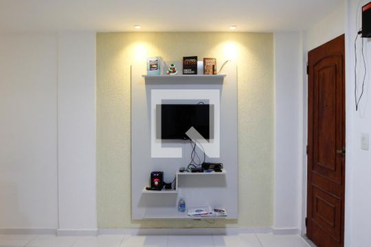 Sala de apartamento para alugar com 1 quarto, 37m² em Cocotá, Rio de Janeiro
