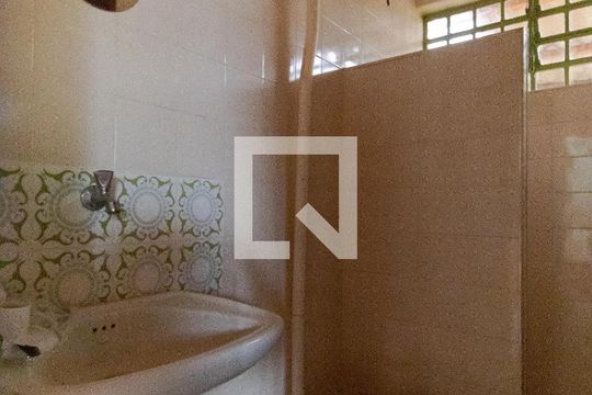 Banheiro de Serviço de casa à venda com 3 quartos, 237m² em Guará, Campinas