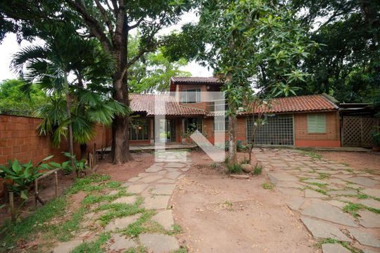 Fachada de casa à venda com 3 quartos, 237m² em Guará, Campinas