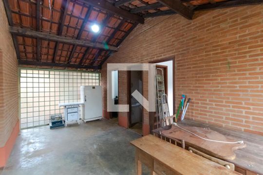 Garagem de casa à venda com 3 quartos, 237m² em Guará, Campinas