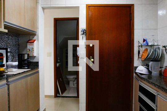 Cozinha de casa de condomínio para alugar com 3 quartos, 170m² em Zumbi, Rio de Janeiro