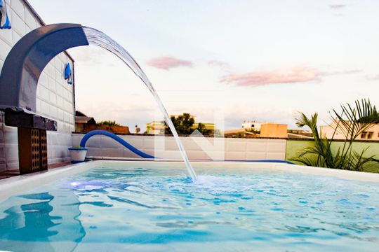 Piscina de casa de condomínio para alugar com 3 quartos, 170m² em Zumbi, Rio de Janeiro