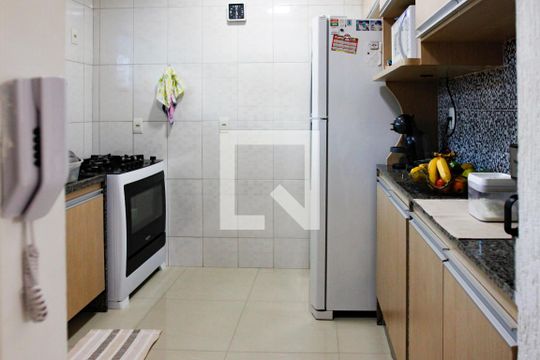Cozinha de casa de condomínio à venda com 3 quartos, 170m² em Zumbi, Rio de Janeiro