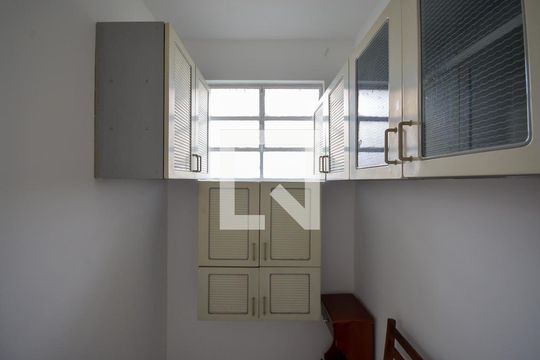 Quarto de Serviço de apartamento para alugar com 2 quartos, 75m² em Aclimação, São Paulo