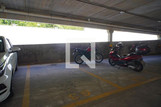 Garagem Coberta  de apartamento à venda com 2 quartos, 42m² em Rubem Berta, Porto Alegre
