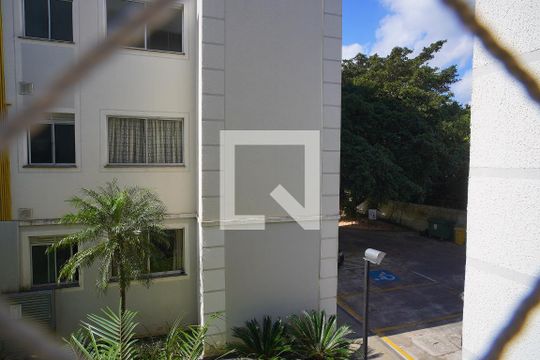 Sala - Vista de apartamento à venda com 2 quartos, 42m² em Rubem Berta, Porto Alegre