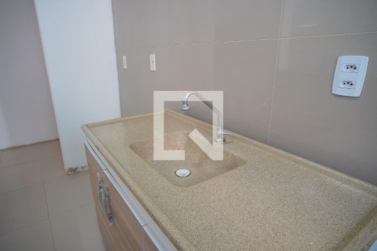Apartamento à venda com 2 quartos, 42m² em Rubem Berta, Porto Alegre