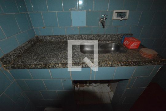 Cozinha de apartamento para alugar com 1 quarto, 60m² em Vaz Lobo, Rio de Janeiro