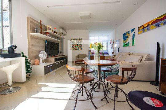 Sala de apartamento à venda com 3 quartos, 110m² em Grajaú, Rio de Janeiro
