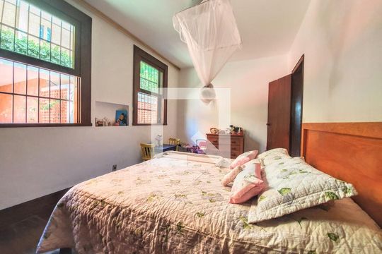 Casa à venda com 7 quartos, 1000m² em São Luiz, Belo Horizonte