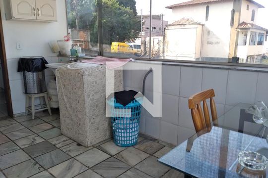 Casa à venda com 5 quartos, 502m² em Alto Caiçaras, Belo Horizonte