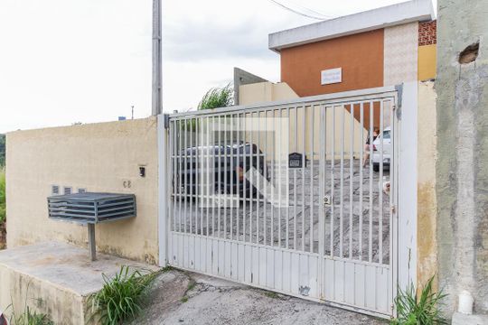 Fachada de casa para alugar com 2 quartos, 80m² em Vila Sao Paulo, Mogi das Cruzes