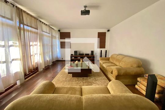 Casa à venda com 5 quartos, 583m² em São Luiz, Belo Horizonte