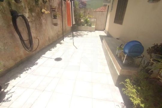 Casa à venda com 5 quartos, 228m² em Santa Mônica, Belo Horizonte