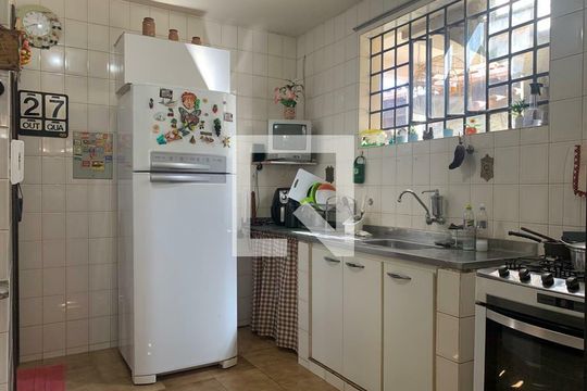 Casa à venda com 5 quartos, 228m² em Santa Mônica, Belo Horizonte