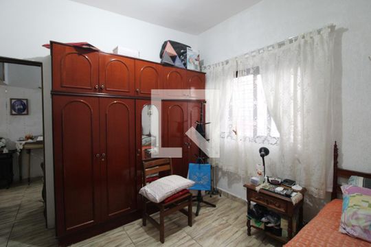 Quarto 1 de casa para alugar com 3 quartos, 180m² em Jardim Guarapiranga, São Paulo