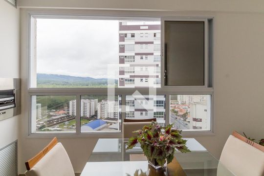 Sala de Jantar de kitnet/studio para alugar com 1 quarto, 43m² em Loteamento Mogilar, Mogi das Cruzes