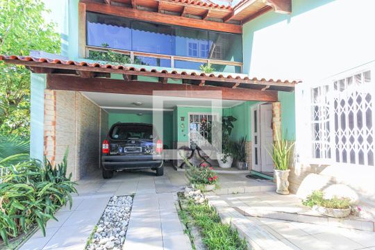 Garagem de casa à venda com 3 quartos, 407m² em Ipanema, Porto Alegre