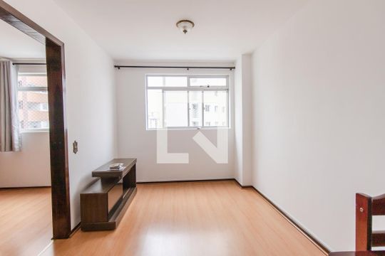 Apartamento à venda com 1 quarto, 42m² em Portão, Curitiba