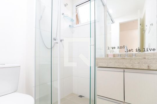 Banheiro de apartamento para alugar com 1 quarto, 48m² em Bela Vista, São Paulo