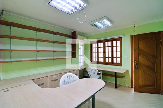Escritório de casa à venda com 3 quartos, 180m² em Jardim Lar Sao Paulo, São Paulo