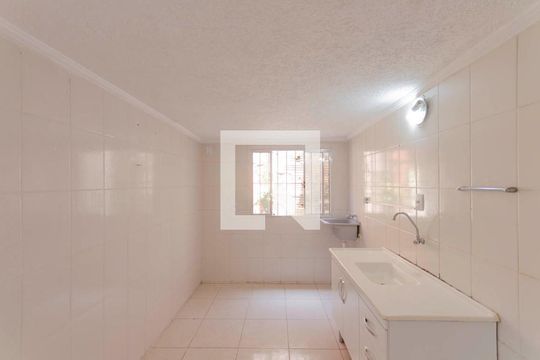 Cozinha e Área de Serviço de casa para alugar com 1 quarto, 45m² em Vila Sílvia, São Paulo