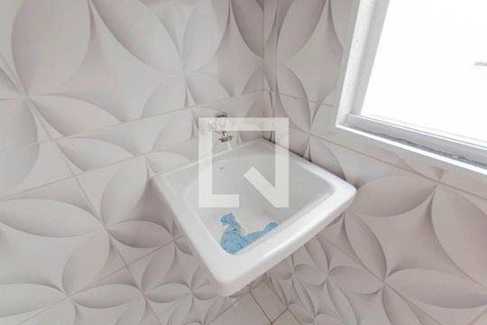 Área de Serviço de apartamento para alugar com 2 quartos, 40m² em Cidade Antônio Estevão de Carvalho, São Paulo