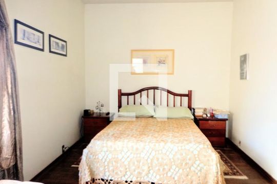 Casa para alugar com 10 quartos, 716m² em Santa Tereza, Belo Horizonte