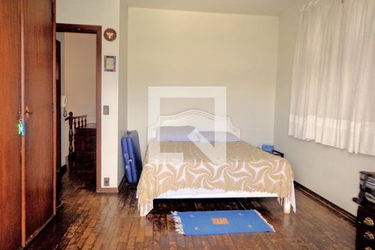 Casa para alugar com 10 quartos, 716m² em Santa Tereza, Belo Horizonte