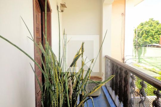 Casa para alugar com 10 quartos, 716m² em Santa Tereza, Belo Horizonte