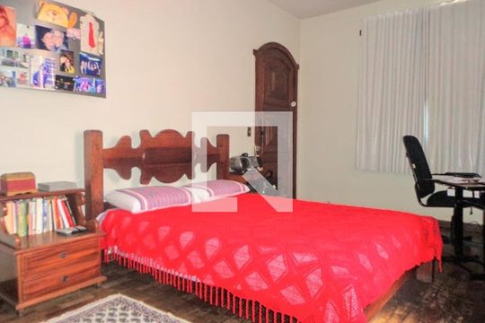 Casa para alugar com 10 quartos, 716m² em Santa Tereza, Belo Horizonte