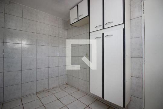 Cozinha e Área de Serviço de apartamento para alugar com 3 quartos, 67m² em Cruzeiro Novo, Brasília