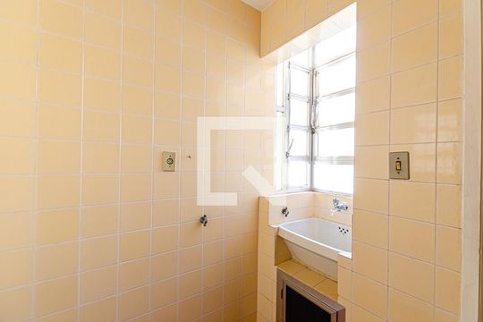 Área de Serviço de apartamento à venda com 2 quartos, 60m² em Santa Rosa, Niterói