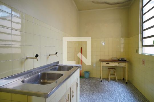 Cozinha de casa à venda com 3 quartos, 300m² em Floresta, Porto Alegre