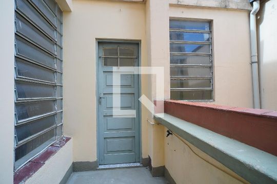 Varanda Fundos de casa à venda com 3 quartos, 300m² em Floresta, Porto Alegre