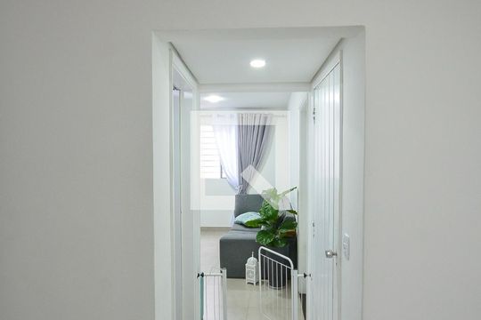 Circulação de casa à venda com 3 quartos, 150m² em Jardim Maria Estela, São Paulo