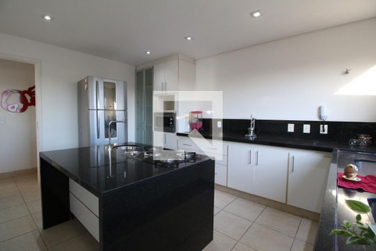 Cozinha de casa à venda com 9 quartos, 788m² em Jardim Santa Marcelina, Campinas