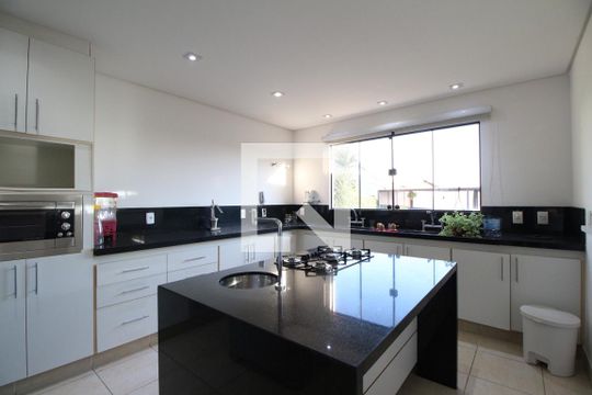 Cozinha de casa à venda com 9 quartos, 788m² em Jardim Santa Marcelina, Campinas