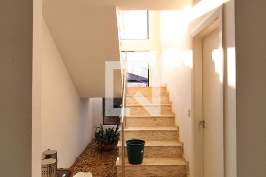 Escada de casa à venda com 9 quartos, 788m² em Jardim Santa Marcelina, Campinas