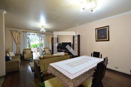 Sala de casa à venda com 3 quartos, 300m² em Vila Mariana, São Paulo