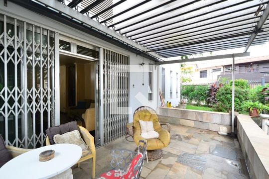 Varanda da casa de casa à venda com 3 quartos, 300m² em Vila Mariana, São Paulo