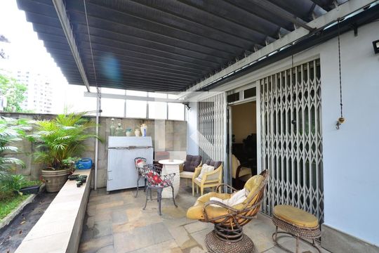 Varanda da casa de casa à venda com 3 quartos, 300m² em Vila Mariana, São Paulo