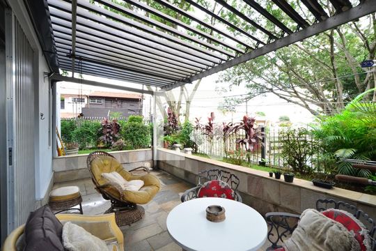 Varanda da casa de casa à venda com 3 quartos, 300m² em Vila Mariana, São Paulo