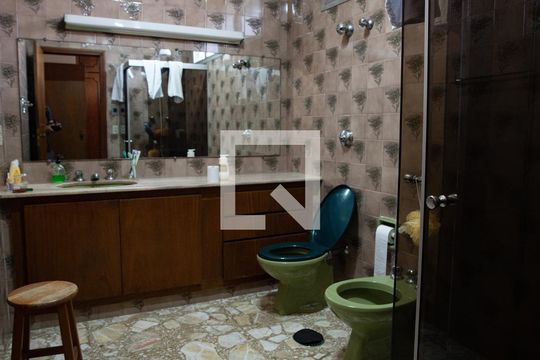 Banheiro do Quarto 3 de casa à venda com 4 quartos, 270m² em Lapa, São Paulo